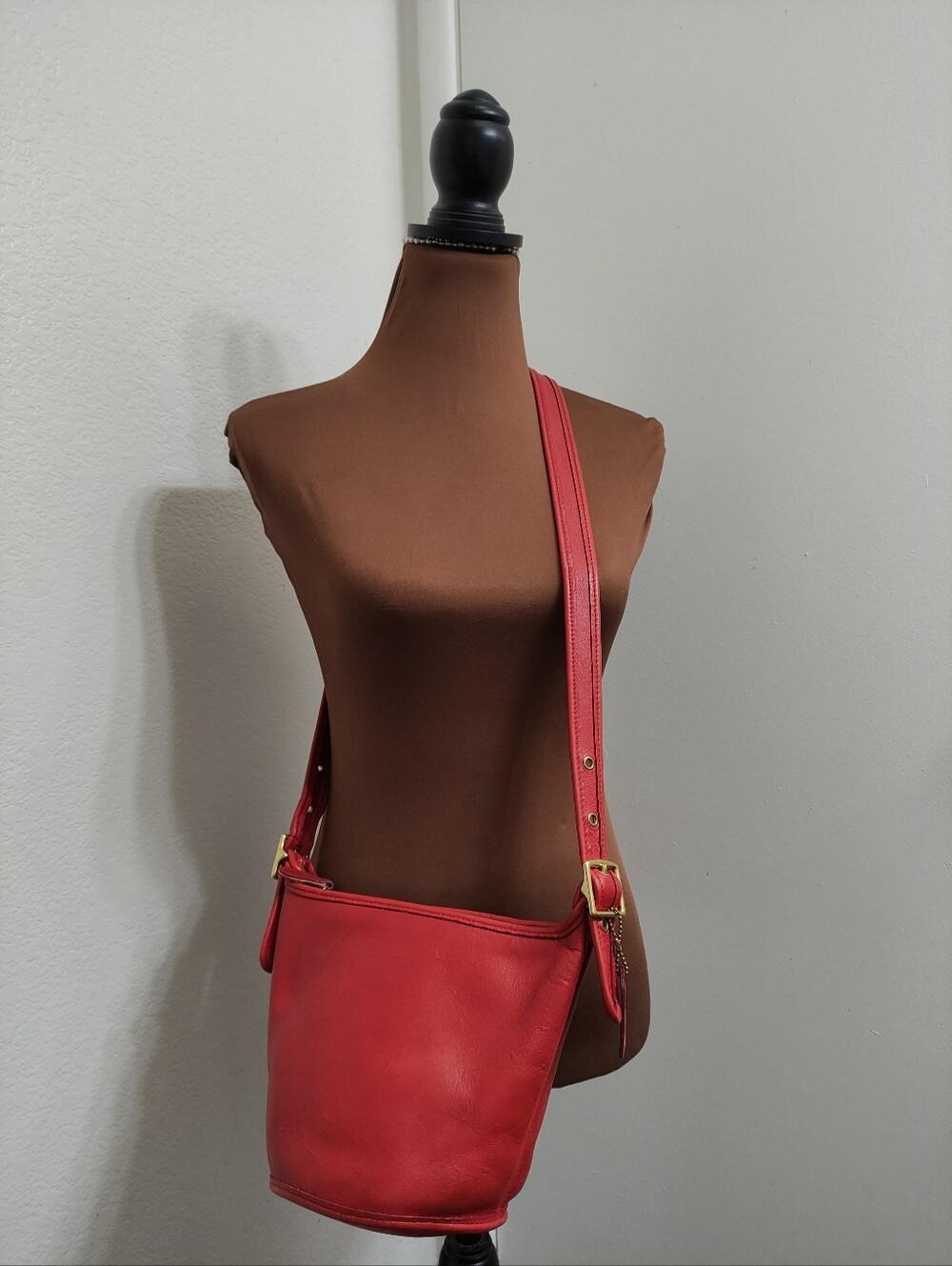 Vintage Coach 9019 Maggie Duffle Bag Red - Picture 7 of 12